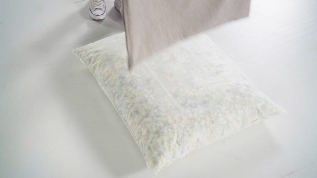 ZINUS Aidan Sling Accent Chair, Metal Framed Armchair with Shredded Foam Cushioning, Oatmeal